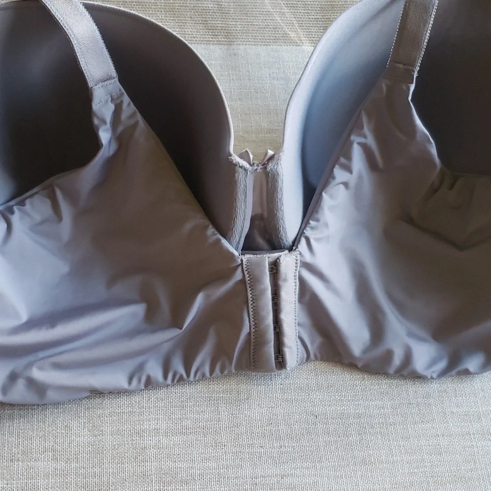 Torrid Curve  gray slighly lined full coverage bra size 44DD